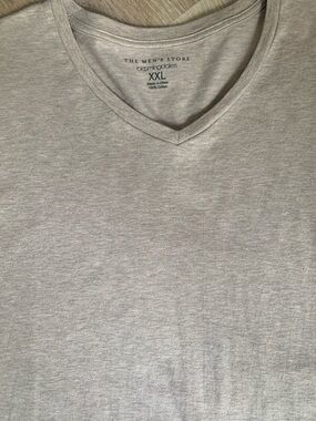 The Men's Store V-Neck Tee Bloomingdale’s BNWOT
